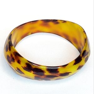 Bangle Bracelet Curvy Classy Tortoise Wrist Jewelry Excellent Condition